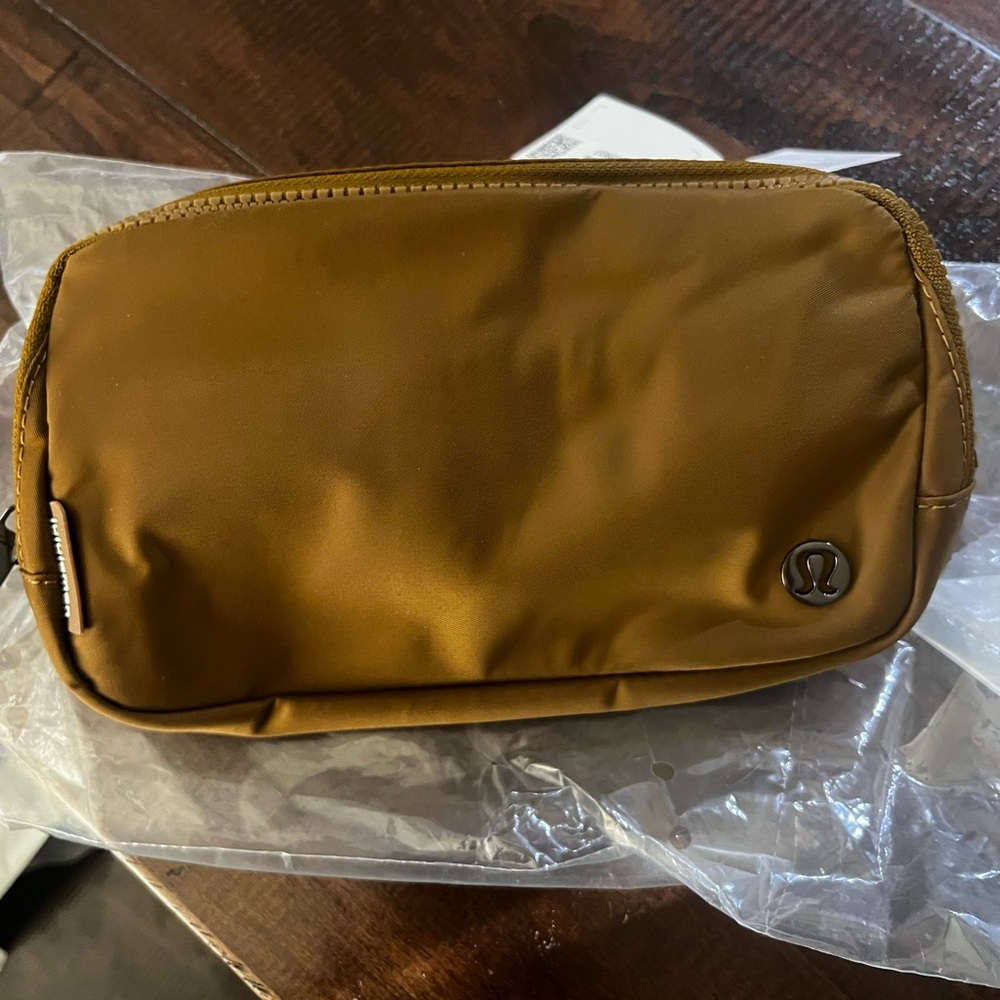 NWT lululemon Belt Bag - Sold Out!
